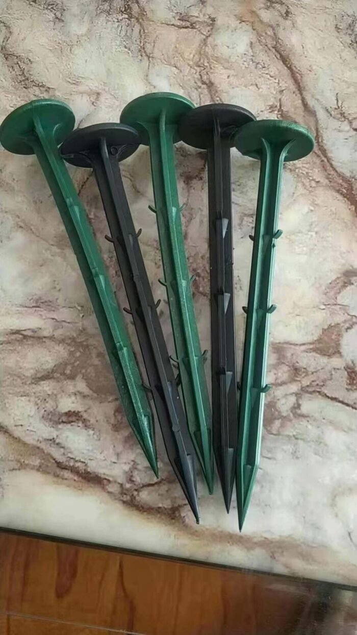160mm Black Plastic Securing Pegs 70pcs - Image 2