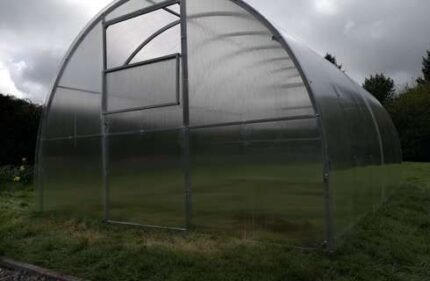 "TITAN 3" Polycarbonate Greenhouse/Polytunnel W 3m x L 8m x H 2.1m (W 9.8ft x L 26.2ft x H 6.9ft)