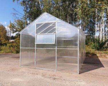 "TITAN HOUSE" Polycarbonate Greenhouse W 2.5m x L 4m x H 2.2m (W 8.2ft x L 13.1ft x H 7.2ft)