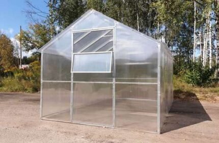 "TITAN HOUSE" Polycarbonate Greenhouse W 2.5m x L 8m x H 2.2m (W 8.2ft x L 26.2ft x H 7.2ft)