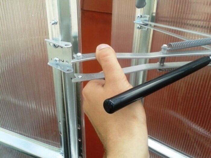 Greenhouse & Polytunnel Automatic Openers - Image 2